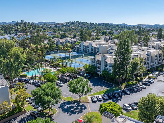 5th image of 5565 Canoga Ave APT 104