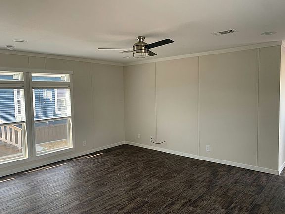 4th image of 2825 Bonanza Ln
