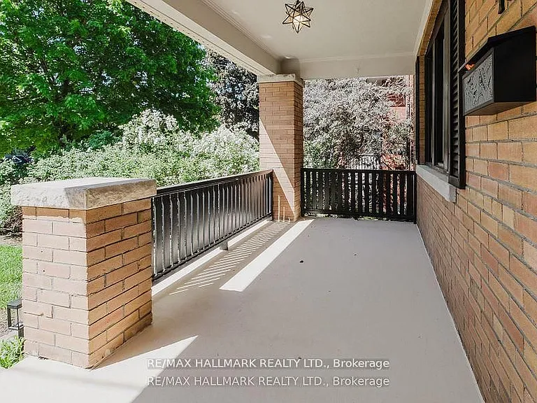 18 Glen Stewart Ave — Photo 21
