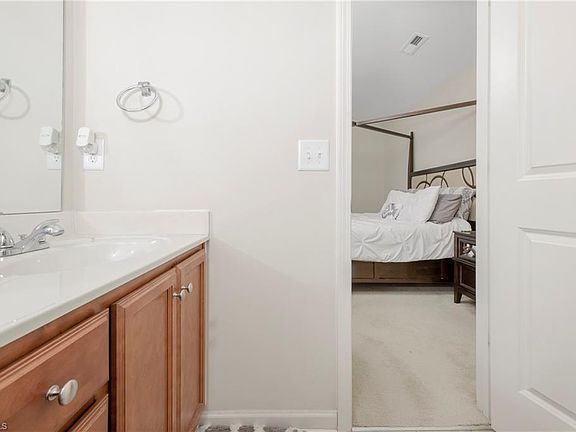 2nd image of 110 Swan Haven Ln
