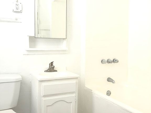 5th image of 914 S Alvarado St #412