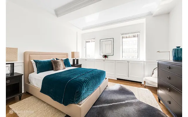 Sold by Douglas Elliman | media 10