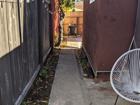 3rd image of 2011 30th St