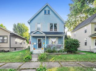 825 21st St, Rock Island, IL 61201
