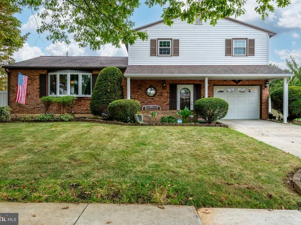 118 Victoria Dr, Mechanicsburg, PA 17055