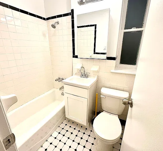 886 10th Ave #4A — Photo 9