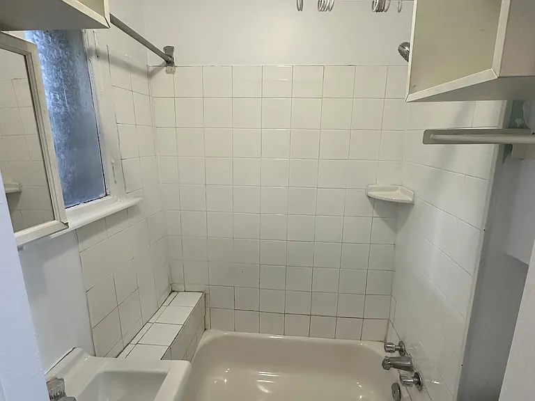 320 Cooper St #9 — Photo 4