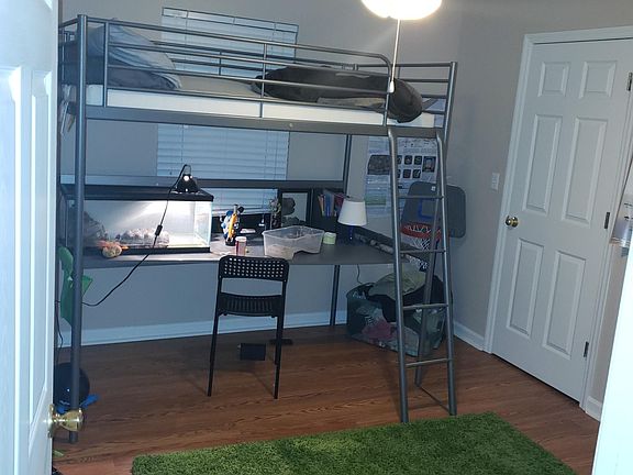 4th image of 27 Guinevere Ln #B