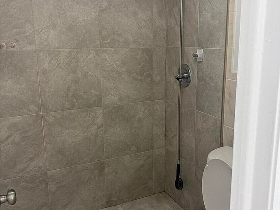 4th image of 19761 SW 114th Ave APT 240