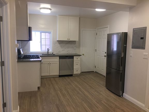 3rd image of 368 Winchester St