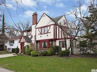 98 Princeton Rd, Rockville Centre, NY 11570