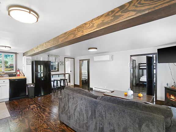 5th image of 4422 Bayshore Rd