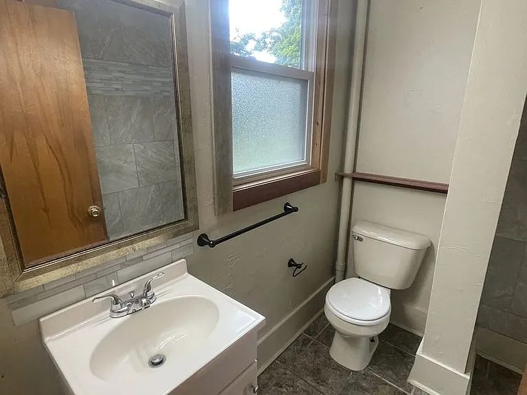 637 Franklin St — Photo 3
