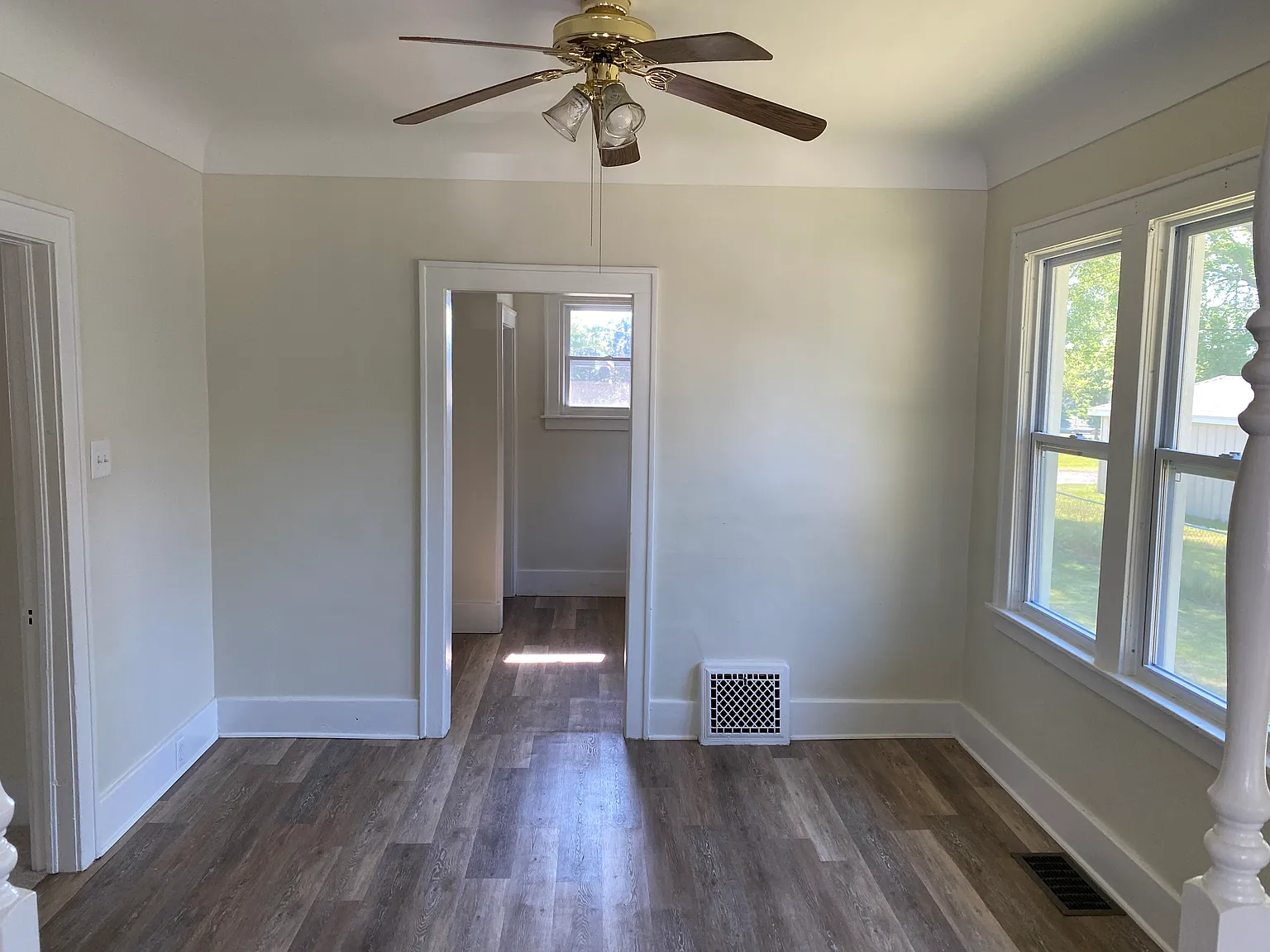 2 bed, 858 sqft, $995 — Photo 4