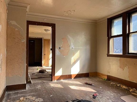 5th image of 2560 N 28th St #2562