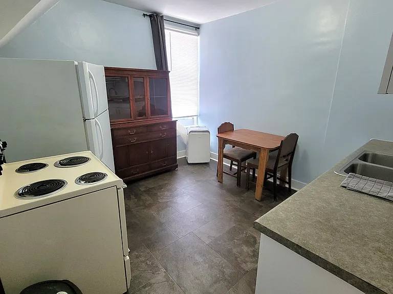 304 N 12th St #1 — Photo 10