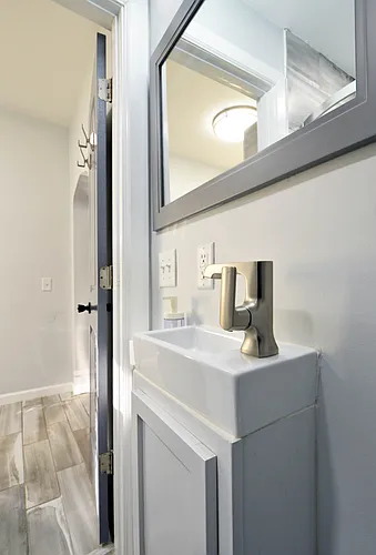 2104 Harriet Ave #204 Photo 1