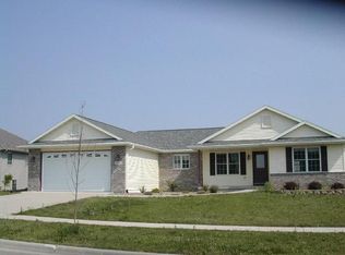664 W Main St, Evansville, WI 53536