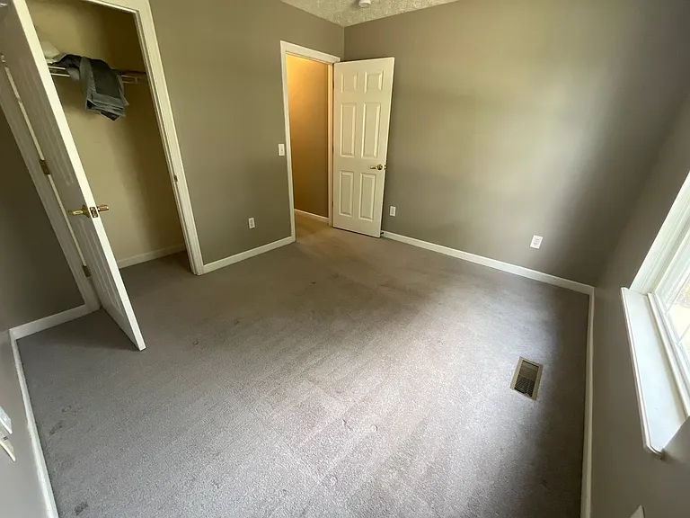 435 Vanderbuilt St — Photo 13