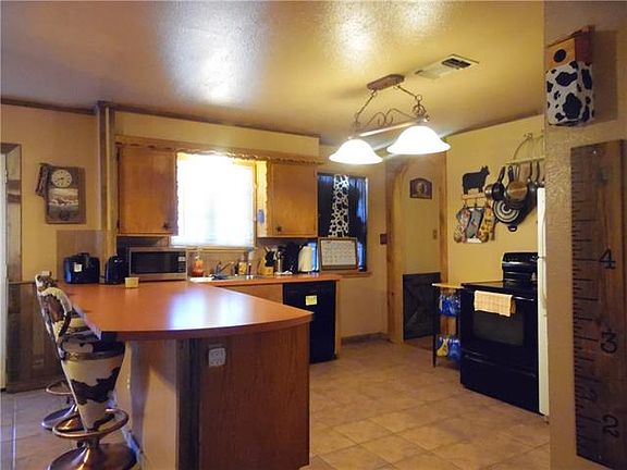 3rd image of 4074 County Road 2200