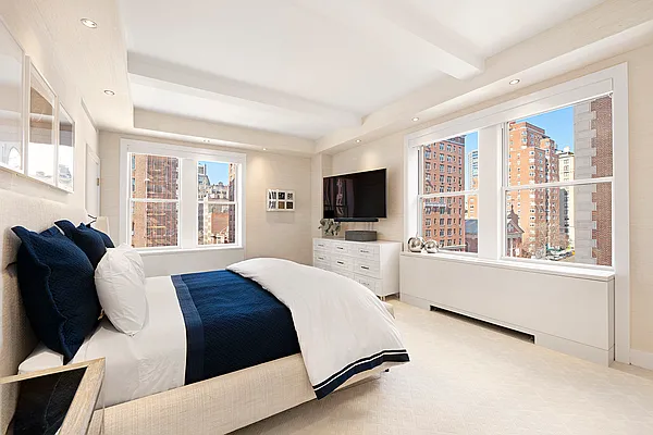 Sold by Sloane Square | media 8