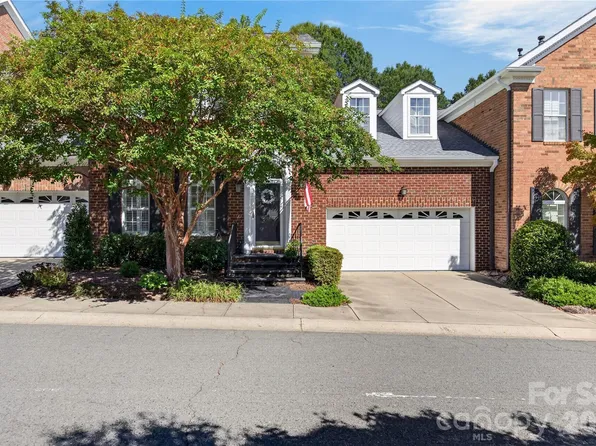 9363 Bonnie Briar Cir, Charlotte, NC 28277