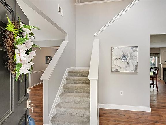 3rd image of 2474 Lakebrooke Dr