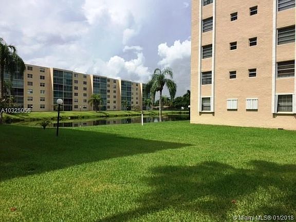 2nd image of 311 SE 3rd St APT 505