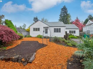 137 Cedar Ln, Wood Village, OR