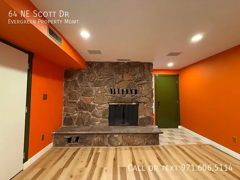 64 NE Scott Dr — Photo 44
