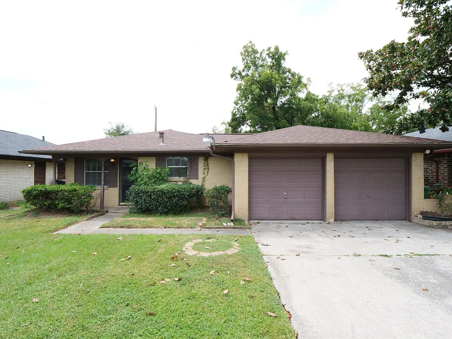 3 bed, 1.5 bath, 1014 sqft, $1,450 — Photo 1
