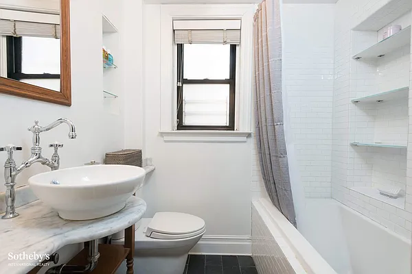 Sold by Sotheby's International Realty | media 7