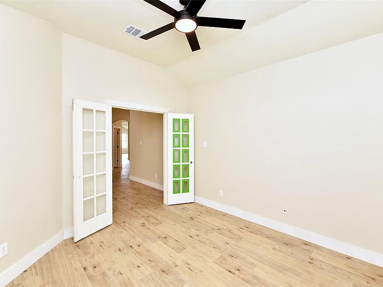 7715 Butler Lakes Ct — Photo 24