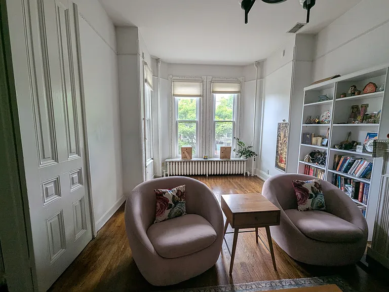 413 Constitution Ave NE — Photo 6