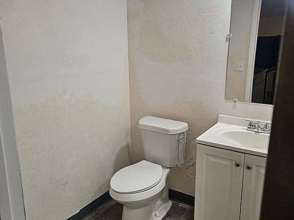 4th image of 44 6th St W #1B
