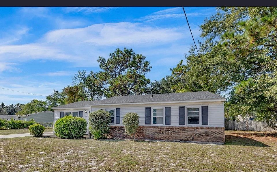 1st image of 209 Lancaster Rd