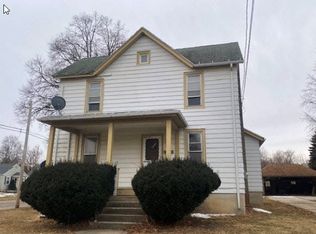 816 S Locust Ave, Freeport, IL 61032