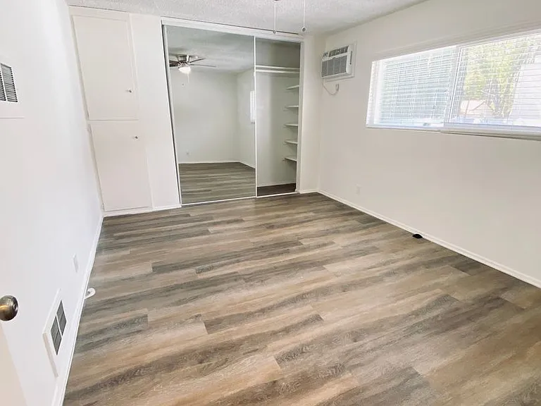 15114 Dickens St. — Photo 12
