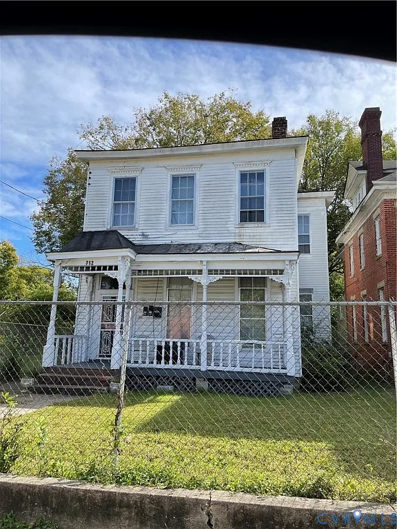 2 bed, 1.0 bath, 1209 sqft, $1,175 — Photo 1