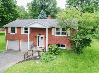 6320 Cardinal Hl NW, North Canton, OH 44720