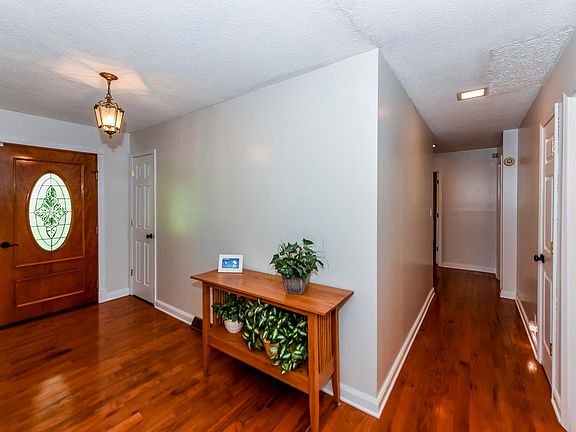 2nd image of 309 Lambert Ln