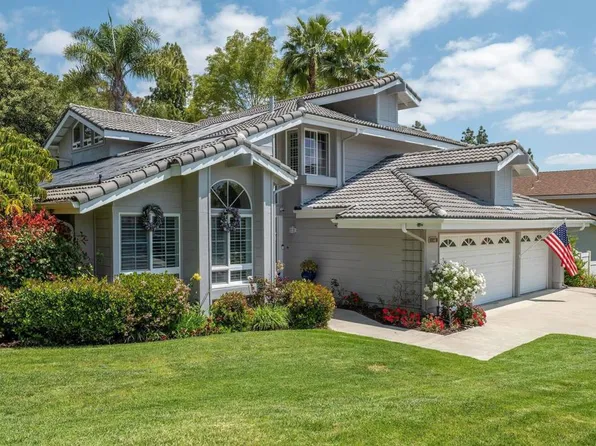 1146 Countrywood Ln, Vista, CA 92081