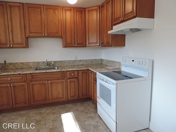4th image of 506 Redwood Ave APT 1