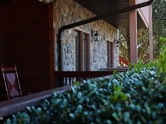 17th image of 2149 Seaton Springs Rd