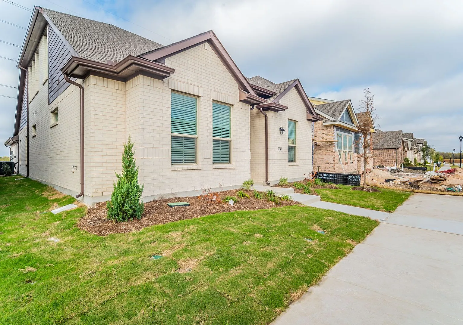 Price reduction and Ready for quick move-in! — Photo 3