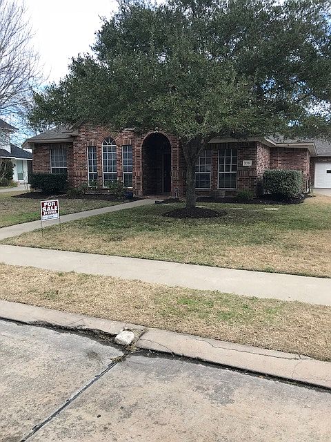 1st image of 208 Rosemary Ln