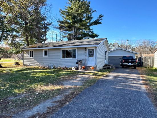 803 7th Ave N, Princeton, MN 55371