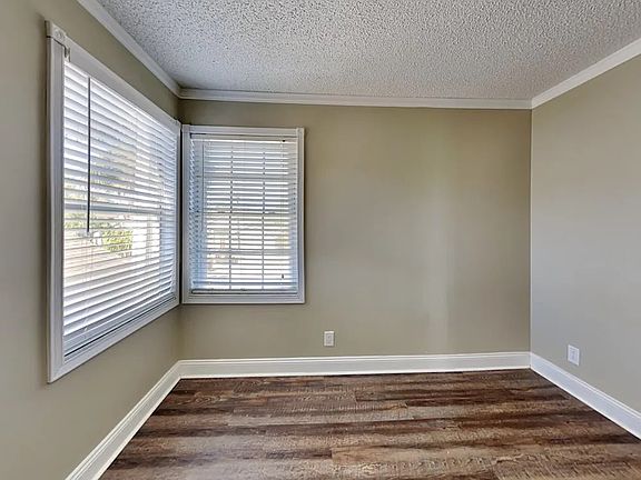 5th image of 5165 Foxhall Dr N