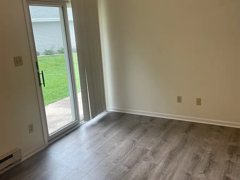 807 Covey Ln #6 — Photo 6