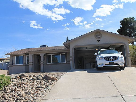 4th image of 1003 E Cherry Hills Way